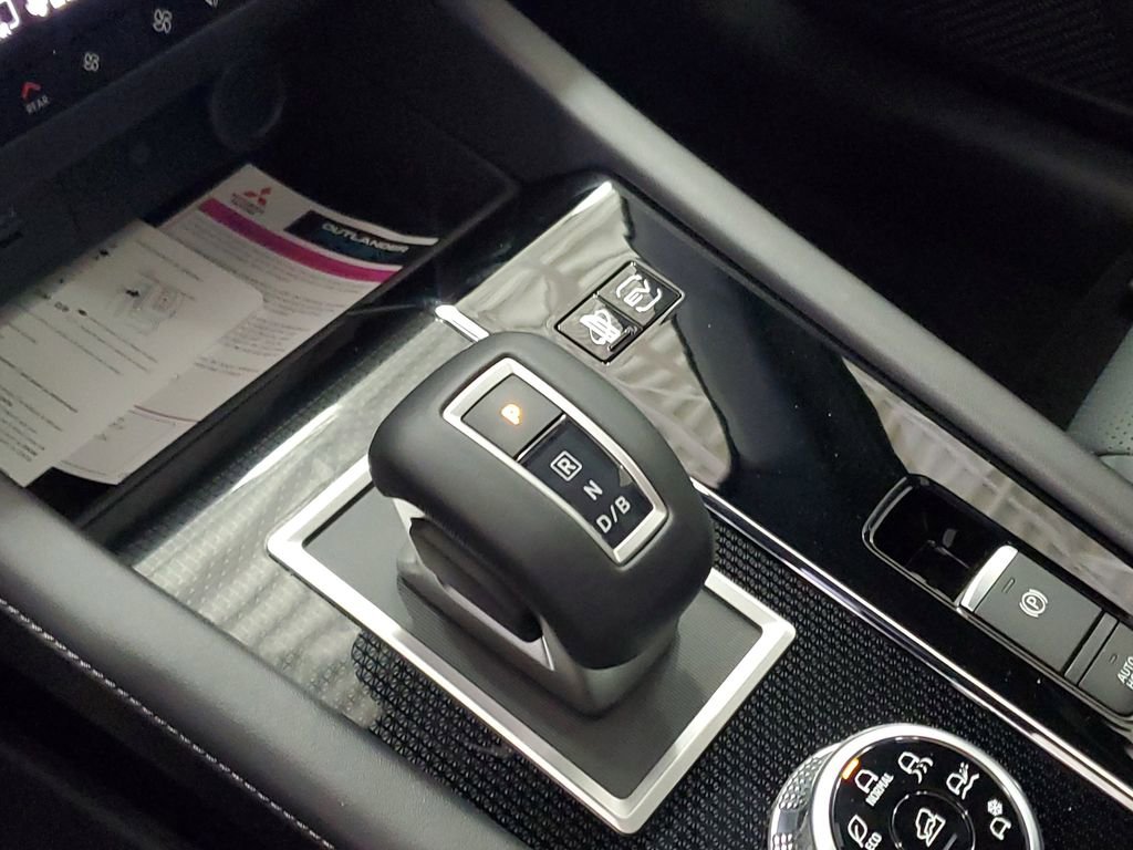 New 2025 Mitsubishi Outlander SEL Black Edition image 32