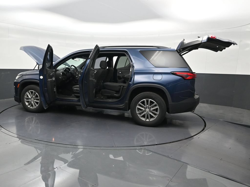 Used 2023 Chevrolet Traverse LT FWD image 35