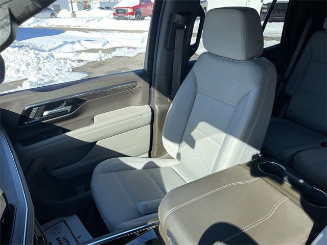 Used 2025 Chevrolet Tahoe LS image 25