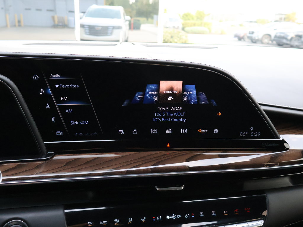 Used 2021 Cadillac Escalade Premium Luxury Platinum w/ Heavy-Duty Trailer Package AWD/4WD image 24
