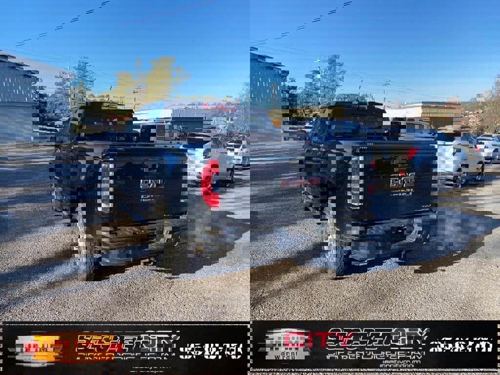 Used 2022 GMC Canyon Denali image 7