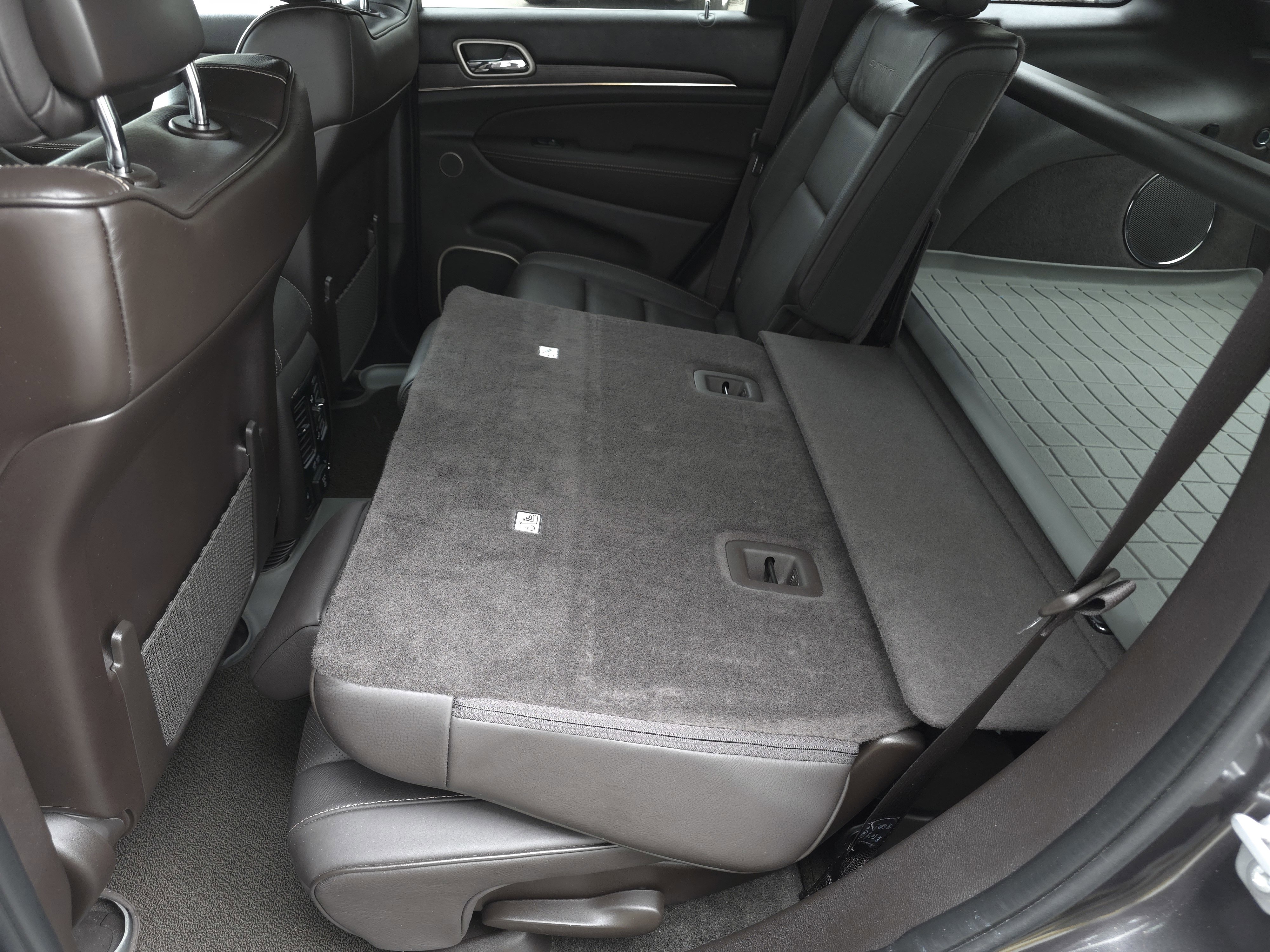 Used 2016 Jeep Grand Cherokee Summit image 24