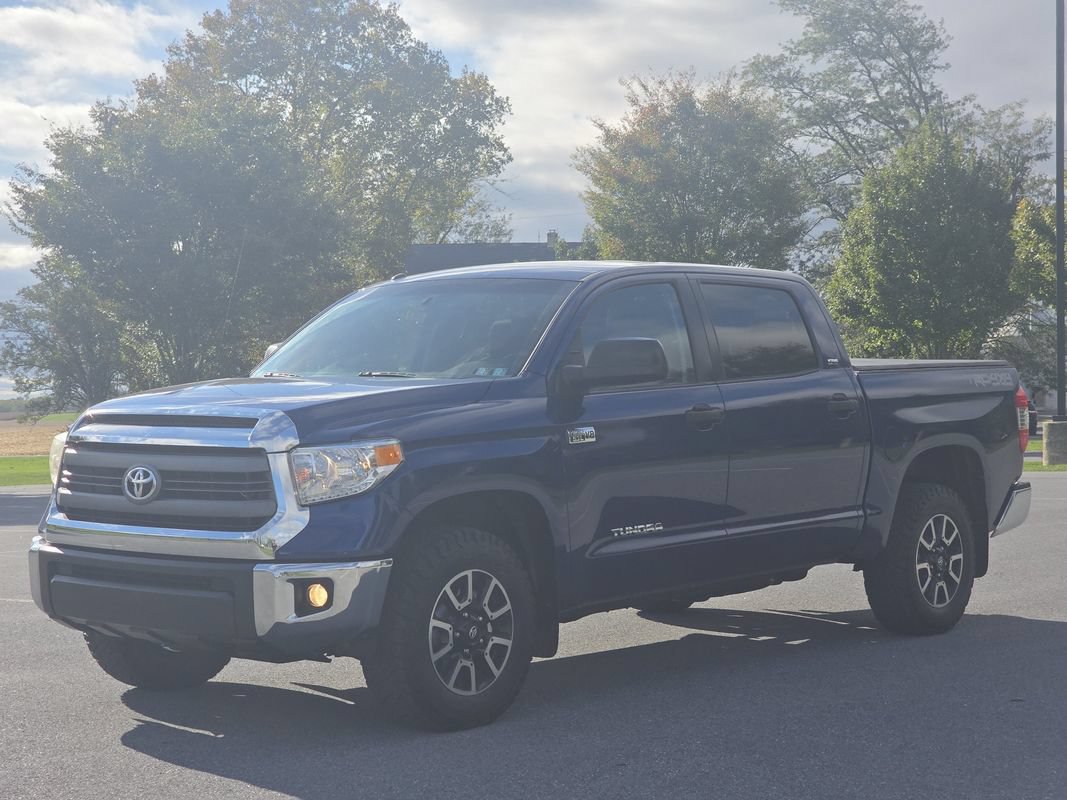 Used 2015 Toyota Tundra SR5 w/ TRD Off Road Package AWD/4WD image 4