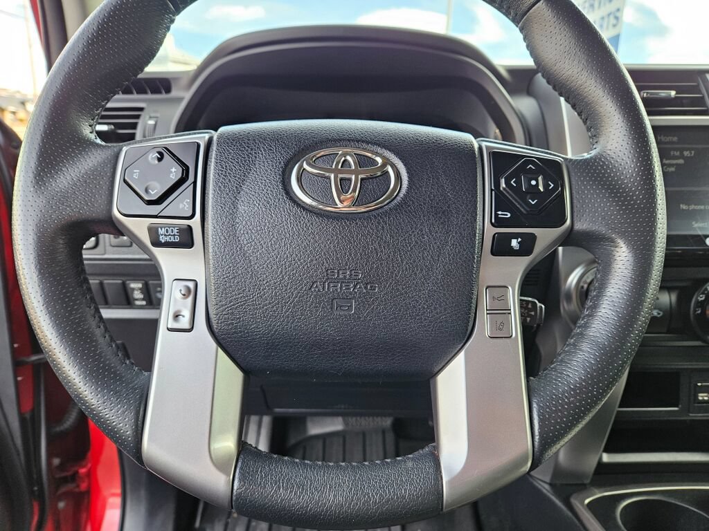 Used 2022 Toyota 4Runner SR5 AWD/4WD image 23