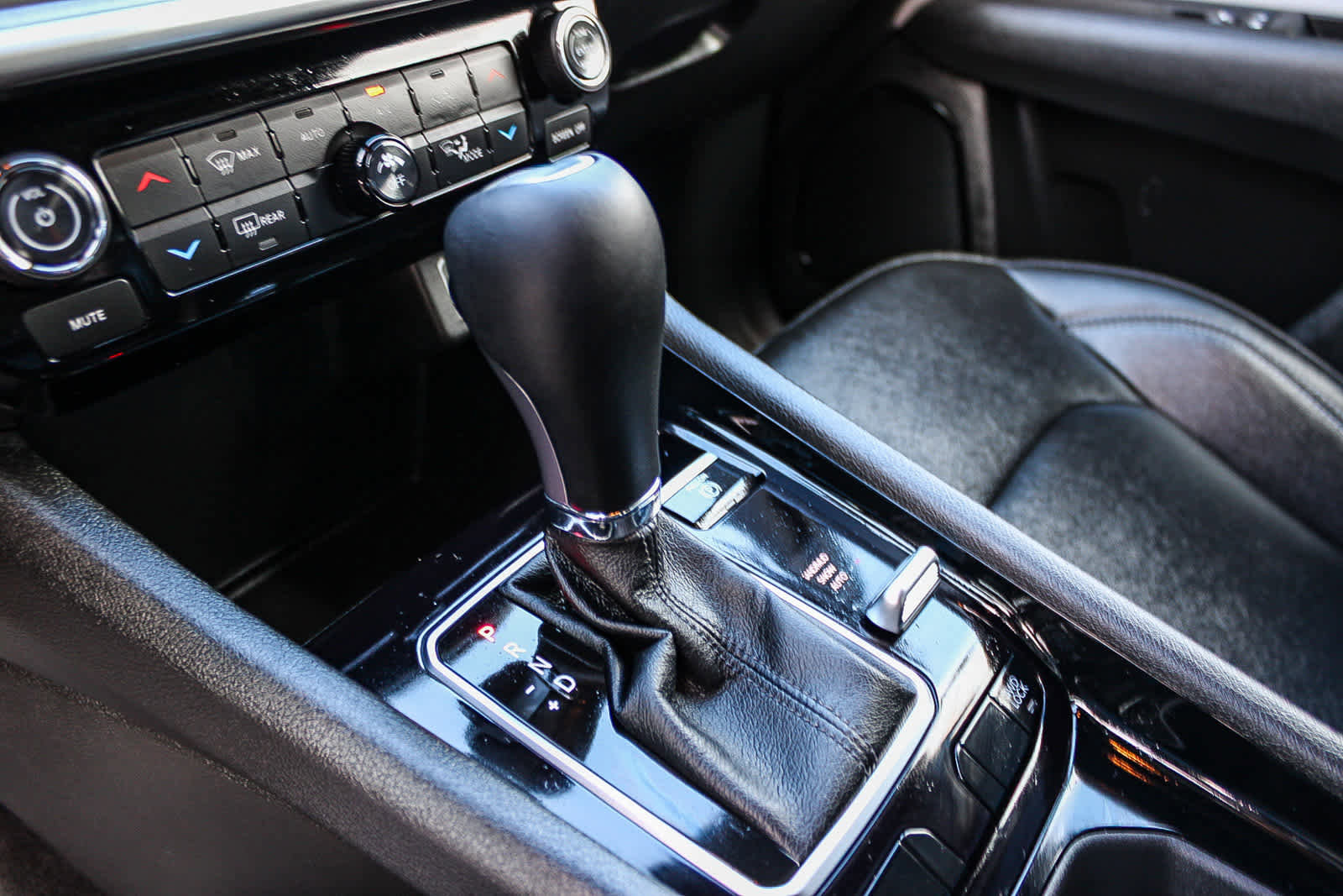 Used 2026 Jeep Compass Limited image 19