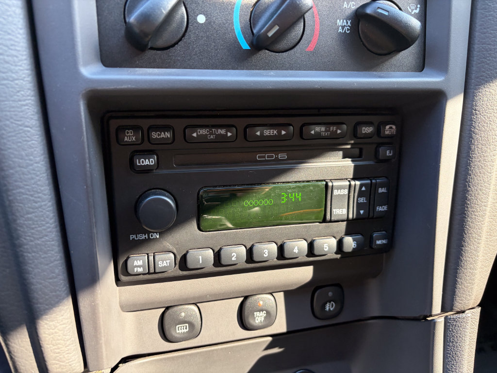 Used 2004 Ford Mustang Cobra RWD image 28