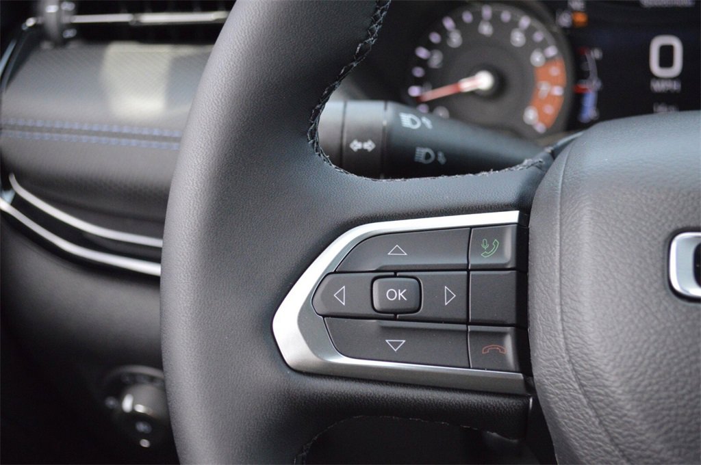 New 2025 Jeep Compass Limited w/ Sun and Sound Group image 16