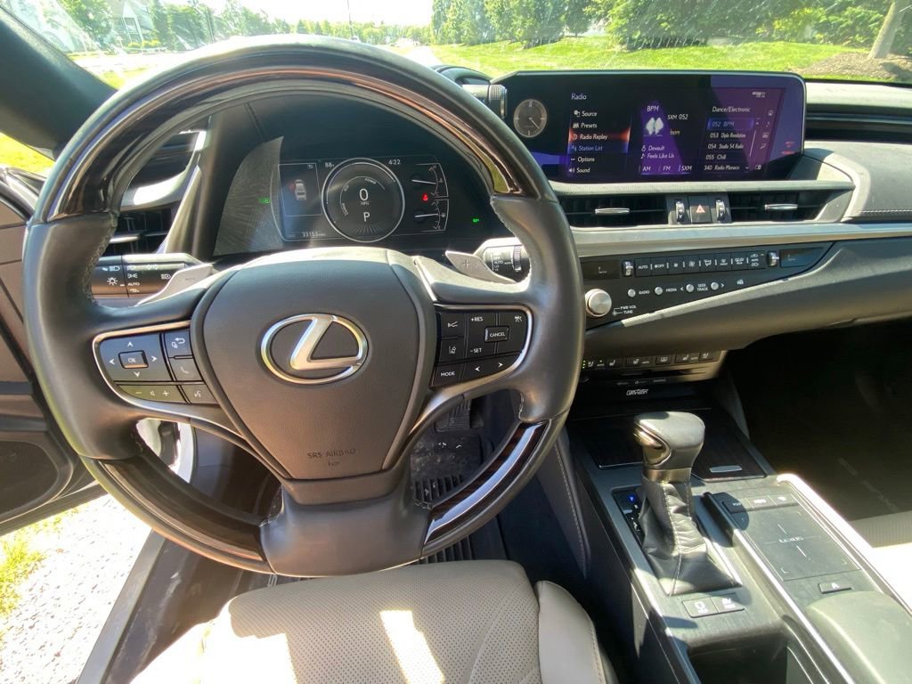 Used 2021 Lexus ES 300h w/ Accessory Package FWD image 10