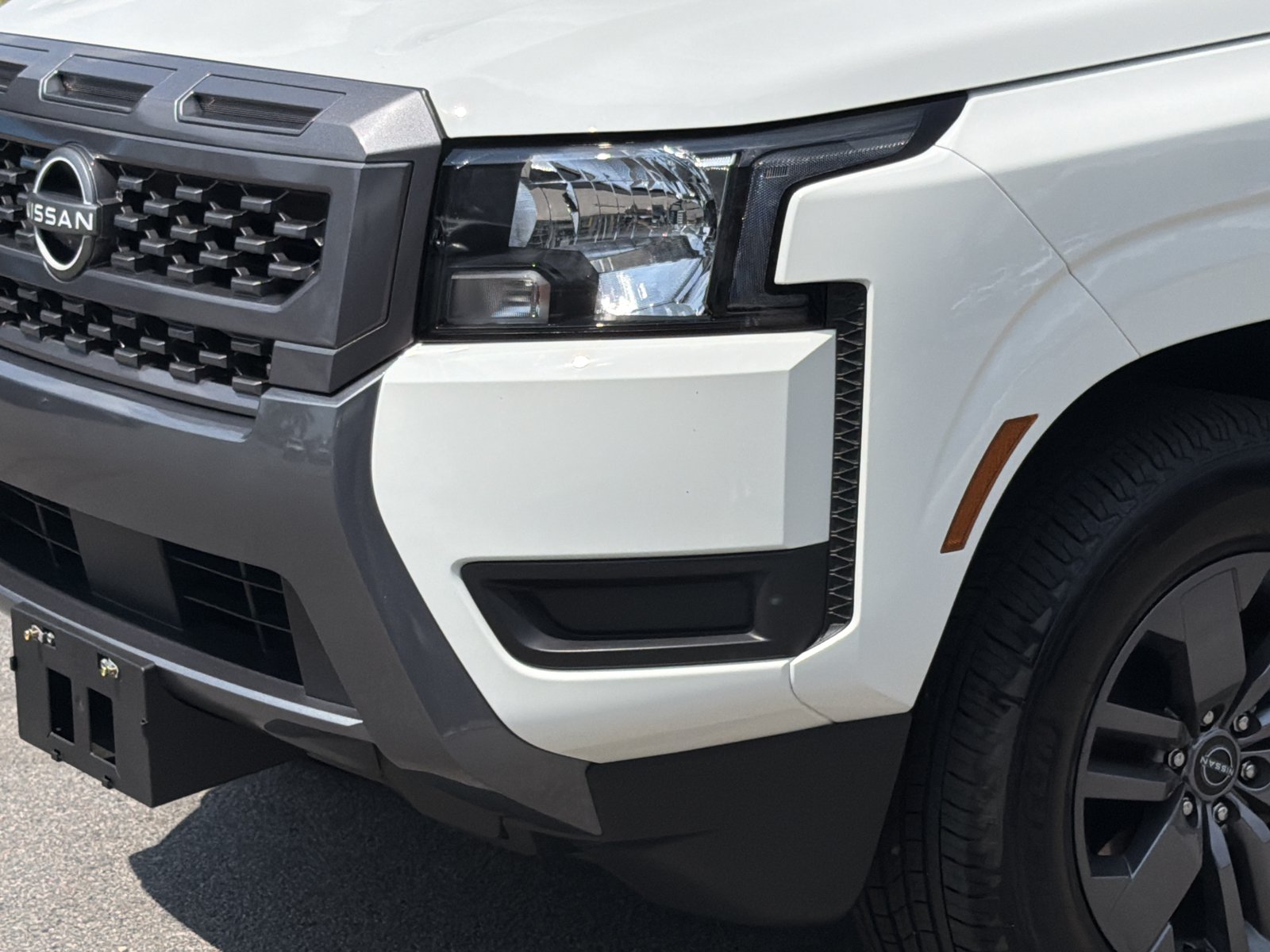Used 2025 Nissan Frontier SV RWD image 8
