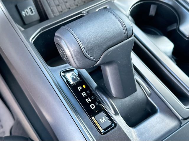 Used 2025 Ford F150 Lariat w/ Equipment Group 502A High image 17