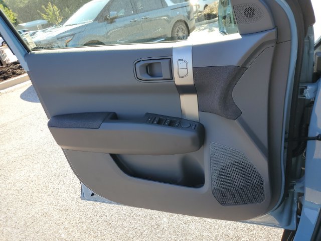 New 2027 Kia EV3 Wind FWD image 25