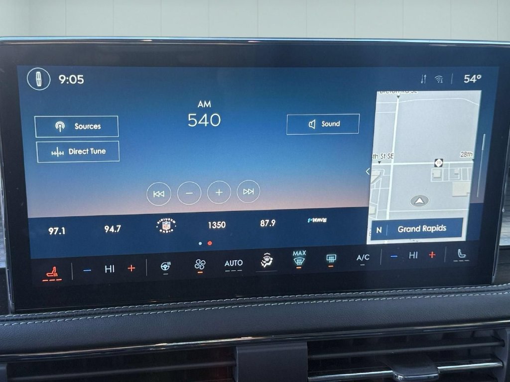 Certified 2023 Lincoln Corsair AWD w/ Equipment Group 101A image 23