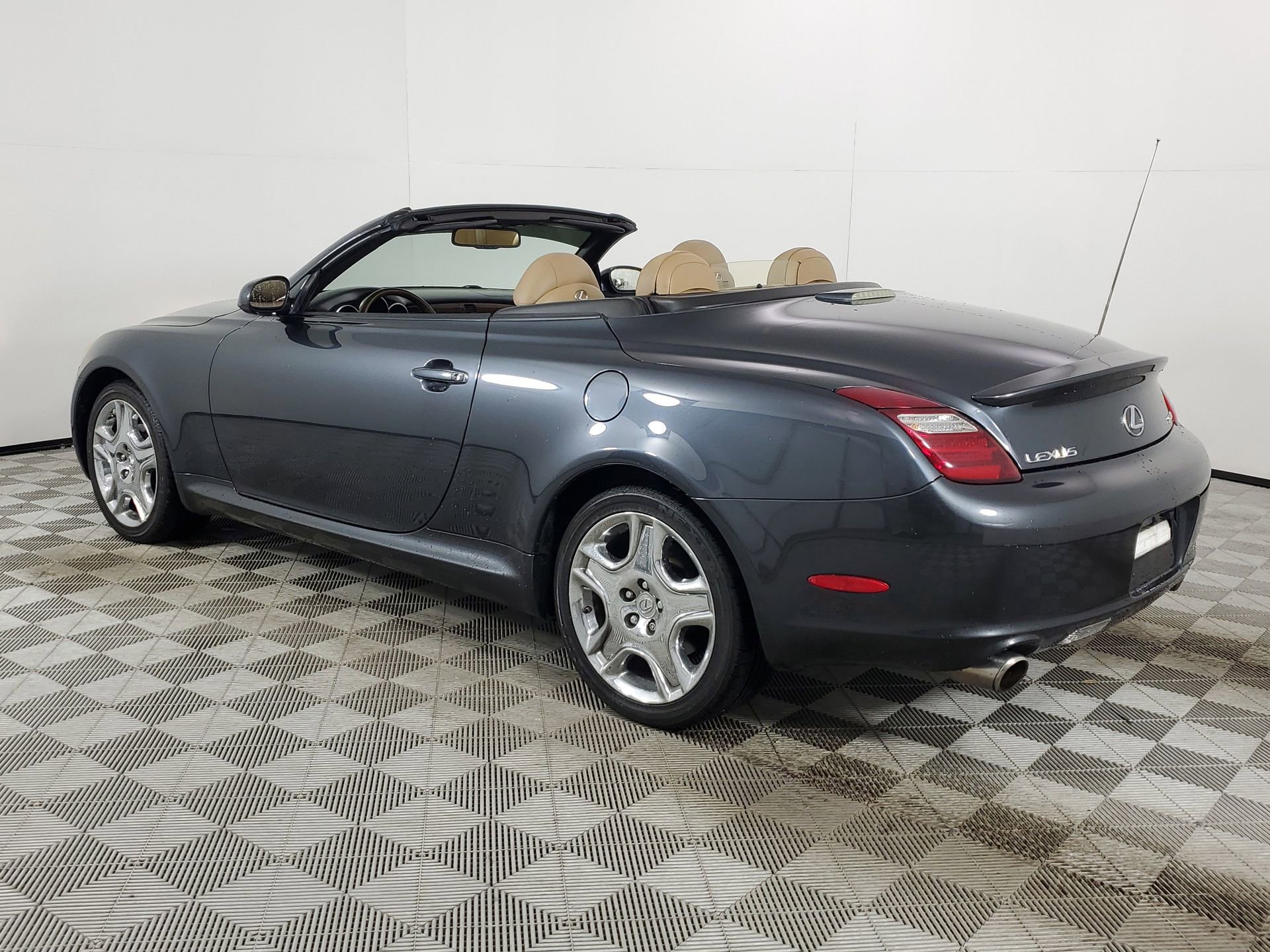 Used 2006 Lexus SC 430 Convertible image 6