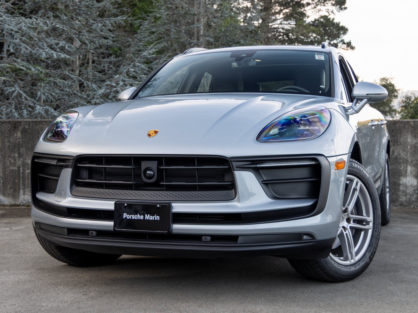 Certified 2025 Porsche Macan image 7
