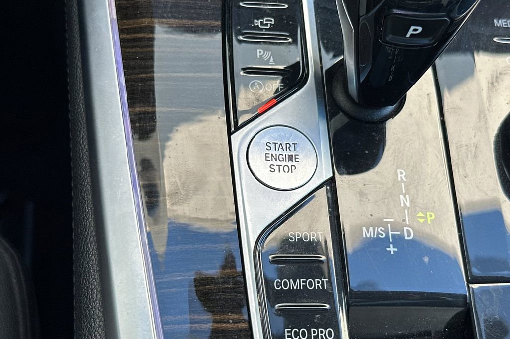 Used 2020 BMW X7 xDrive40i w/ Parking Assistance Package image 27