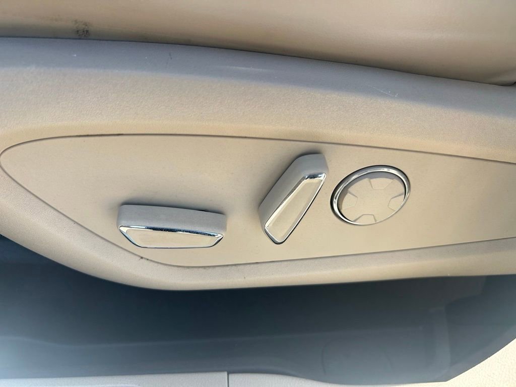 Used 2019 Lincoln MKC Select w/ Select Plus Package image 47