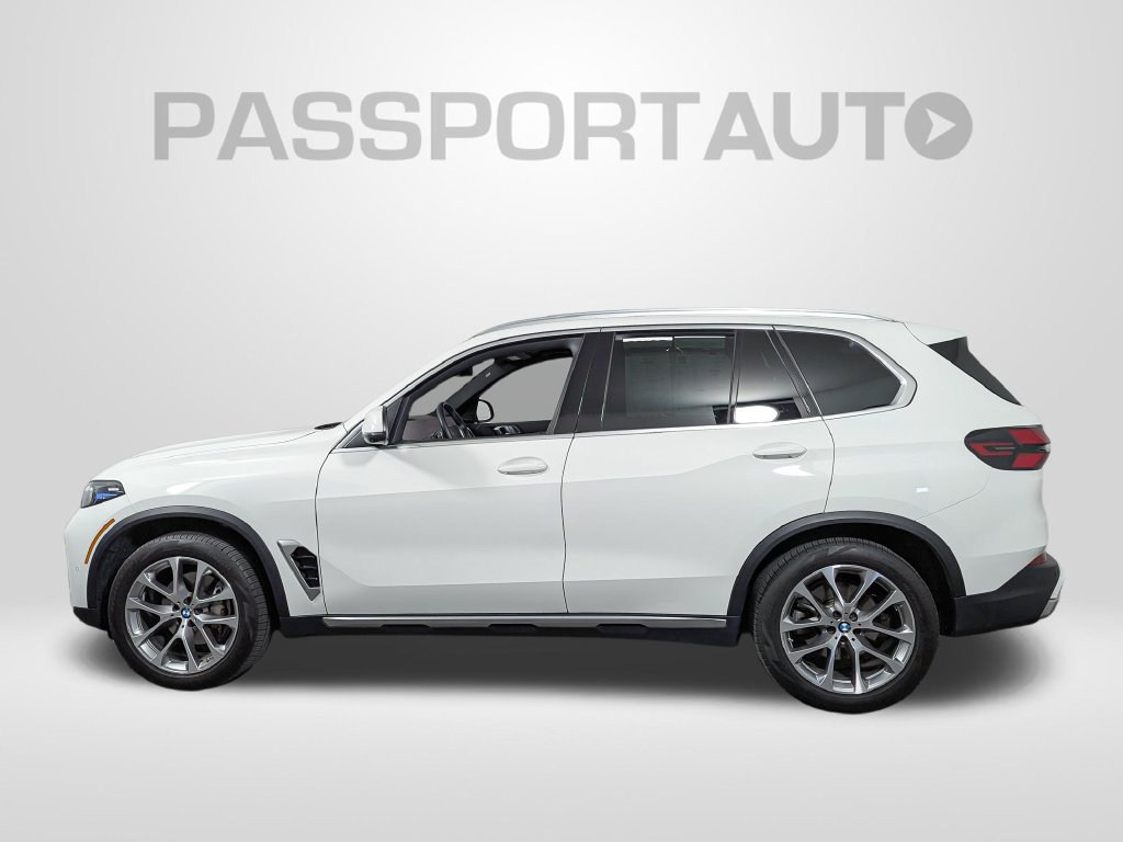 Used 2025 BMW X5 xDrive40i w/ Premium Package AWD/4WD image 2