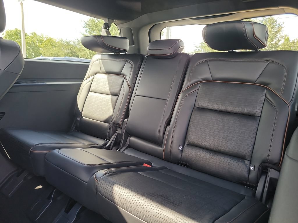 Used 2025 Lincoln Navigator L Black Label AWD/4WD image 14