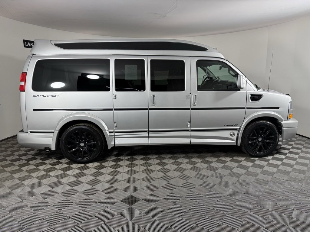 Used 2021 Chevrolet Express 2500 LS w/ Enhanced Convenience Package image 7