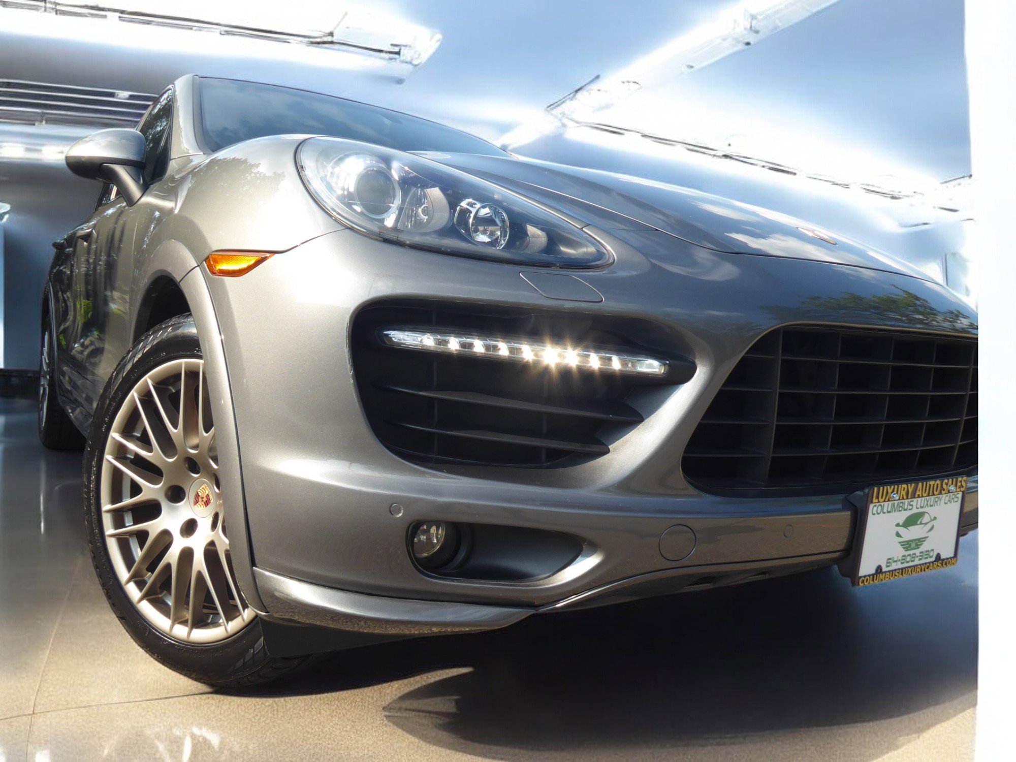 Used 2014 Porsche Cayenne GTS image 1