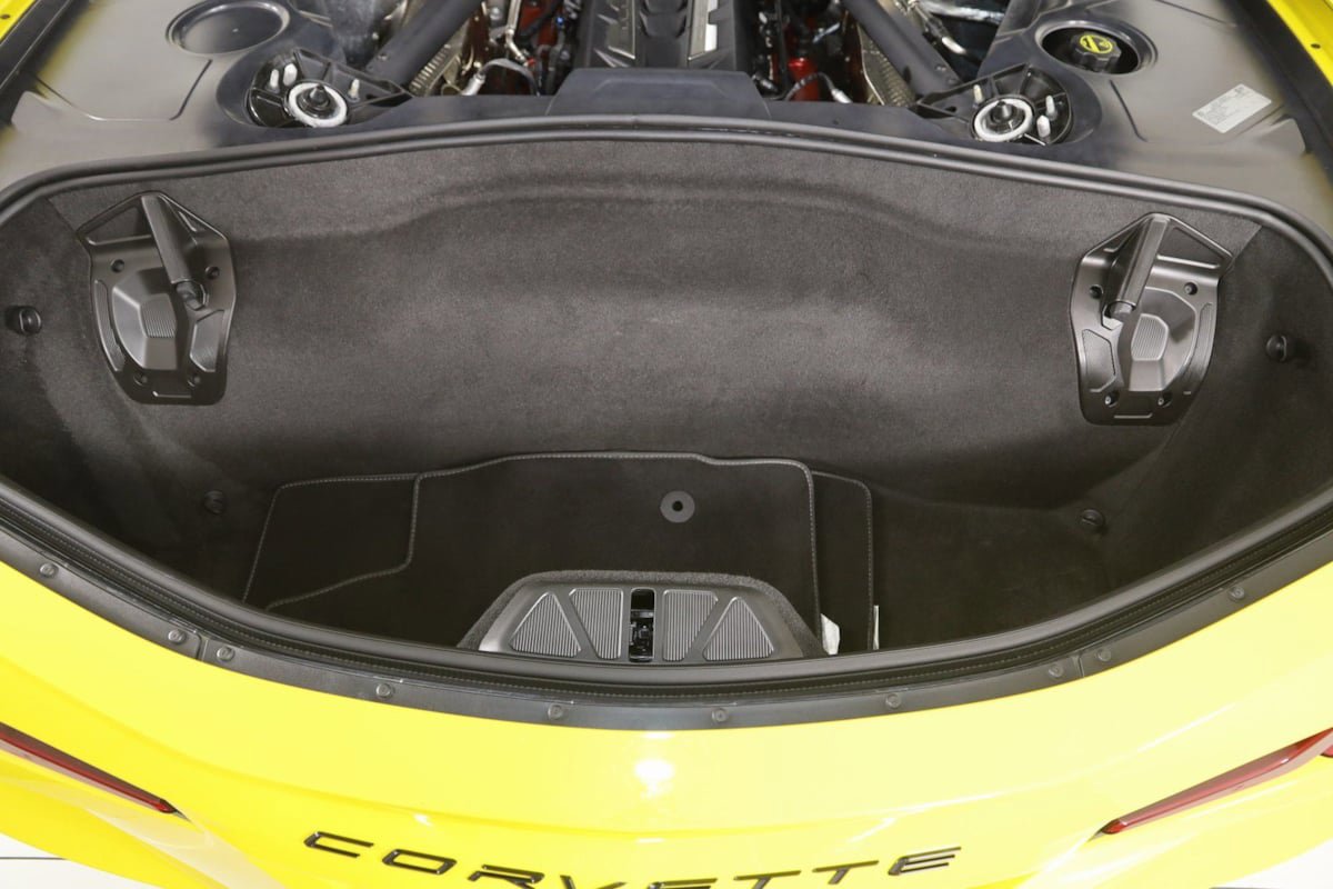 Used 2025 Chevrolet Corvette Stingray Premium Cpe w/ Stealth Interior Trim Package image 77