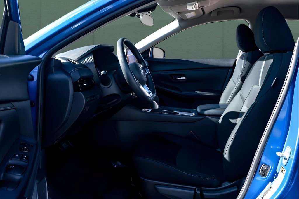 Used 2025 Nissan Sentra SV FWD image 10