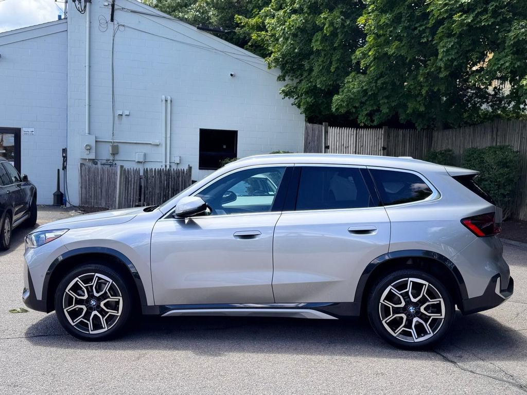 Used 2025 BMW X1 xDrive28i w/ Convenience Package AWD/4WD image 3