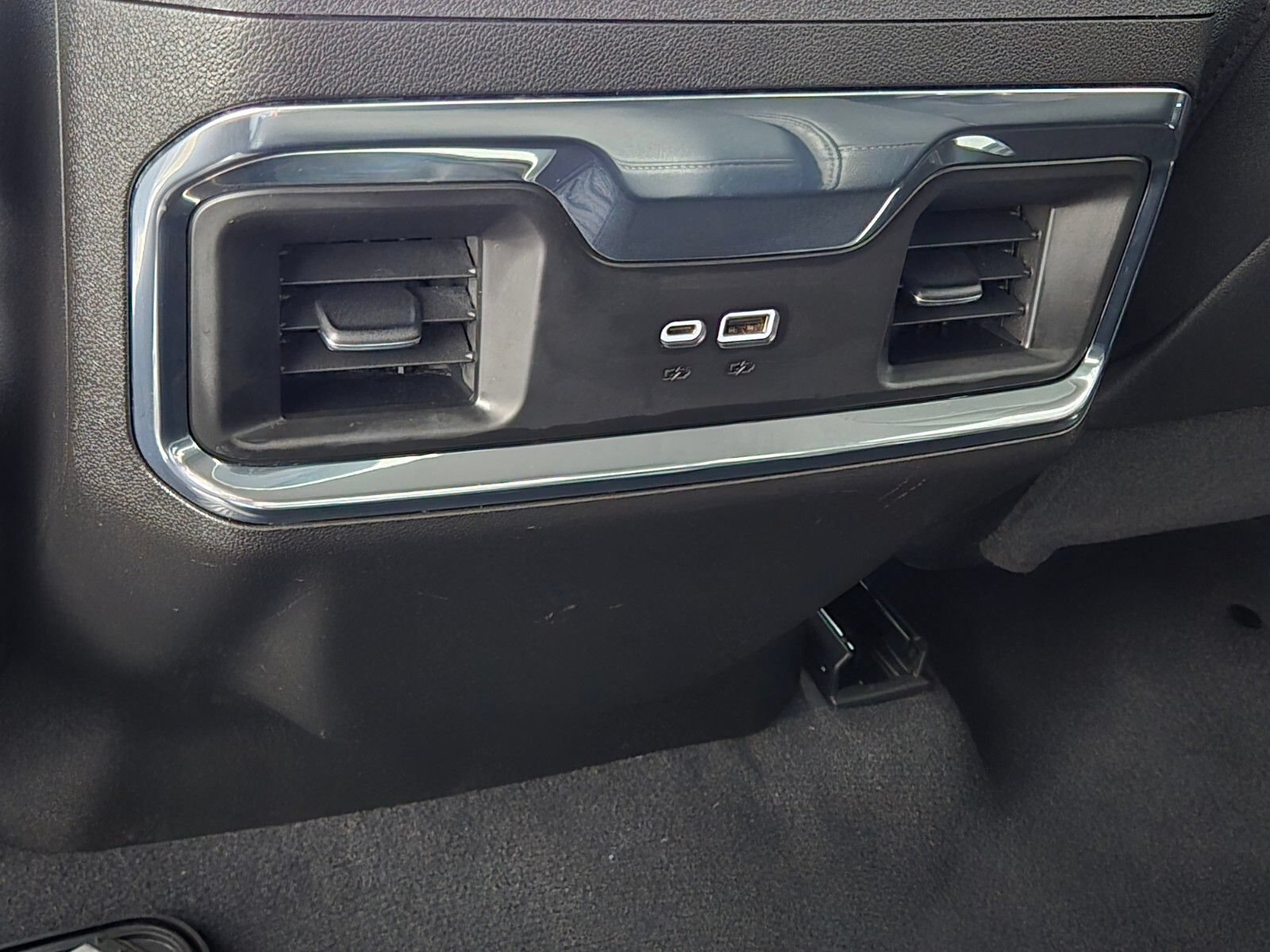 Used 2024 Chevrolet Silverado 1500 LTZ AWD/4WD image 14