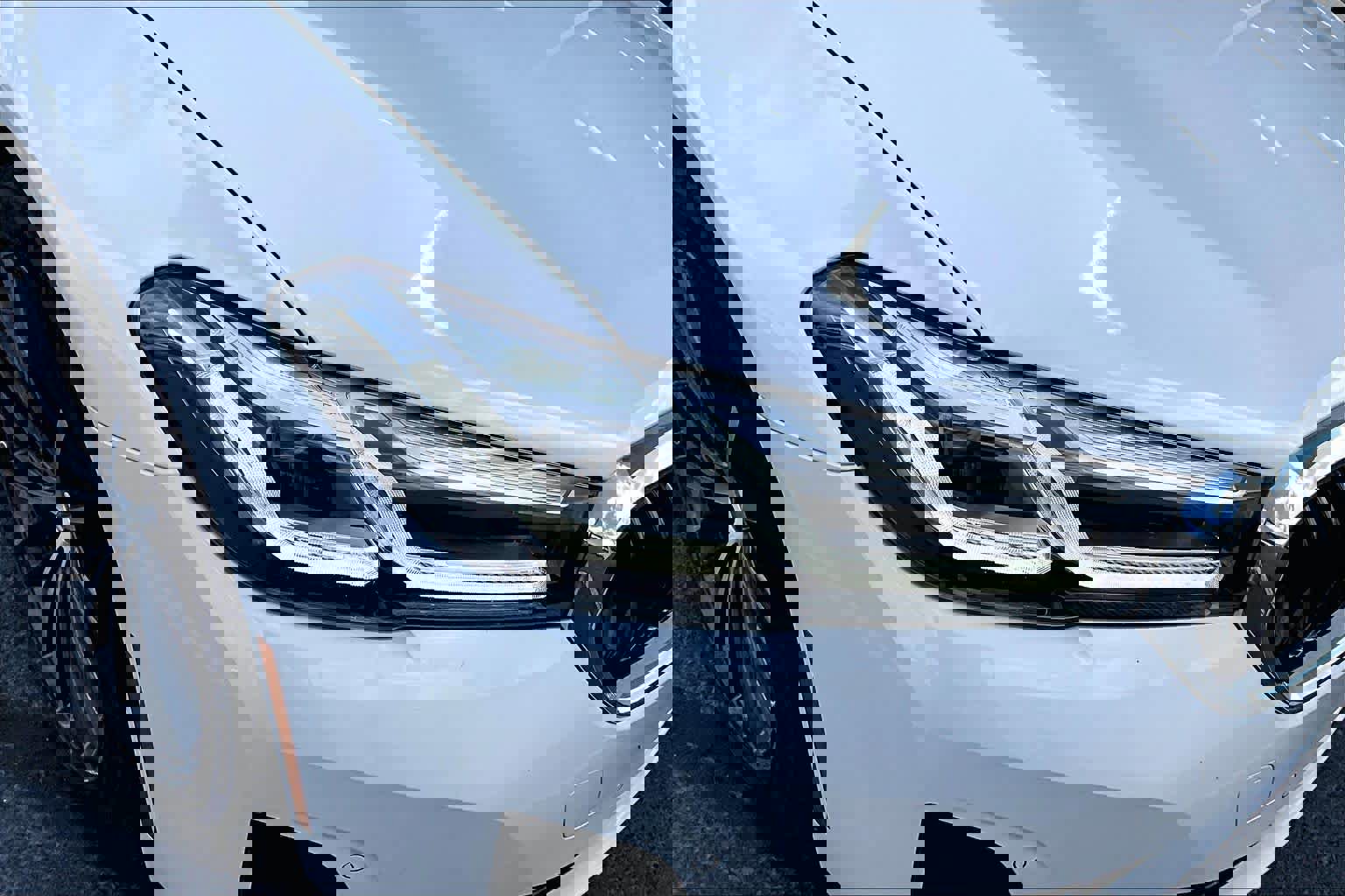 Used 2022 BMW 540i w/ Premium Package image 26