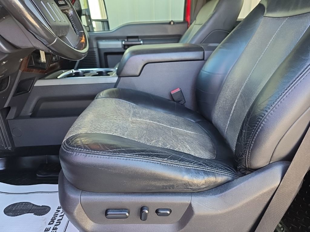 Used 2011 Ford F350 Lariat w/ Lariat Interior Pkg image 2