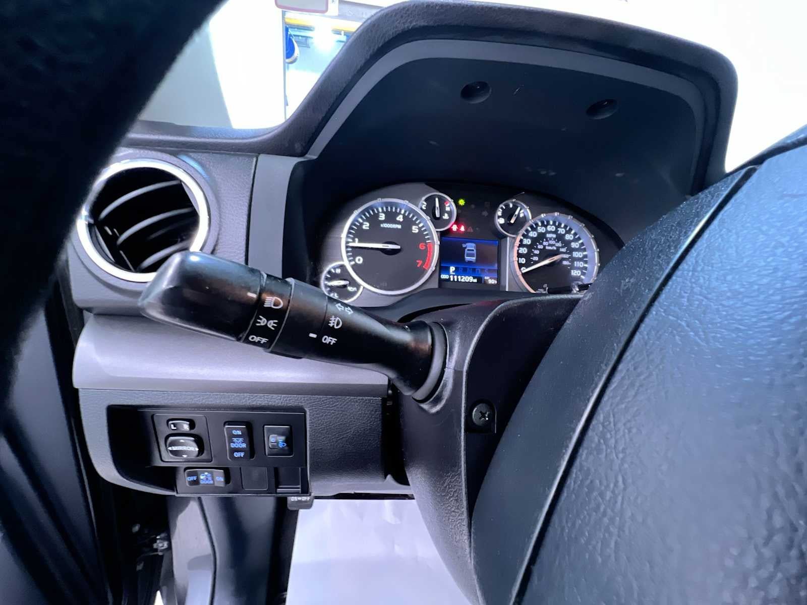 Used 2015 Toyota Tundra SR5 AWD/4WD image 18