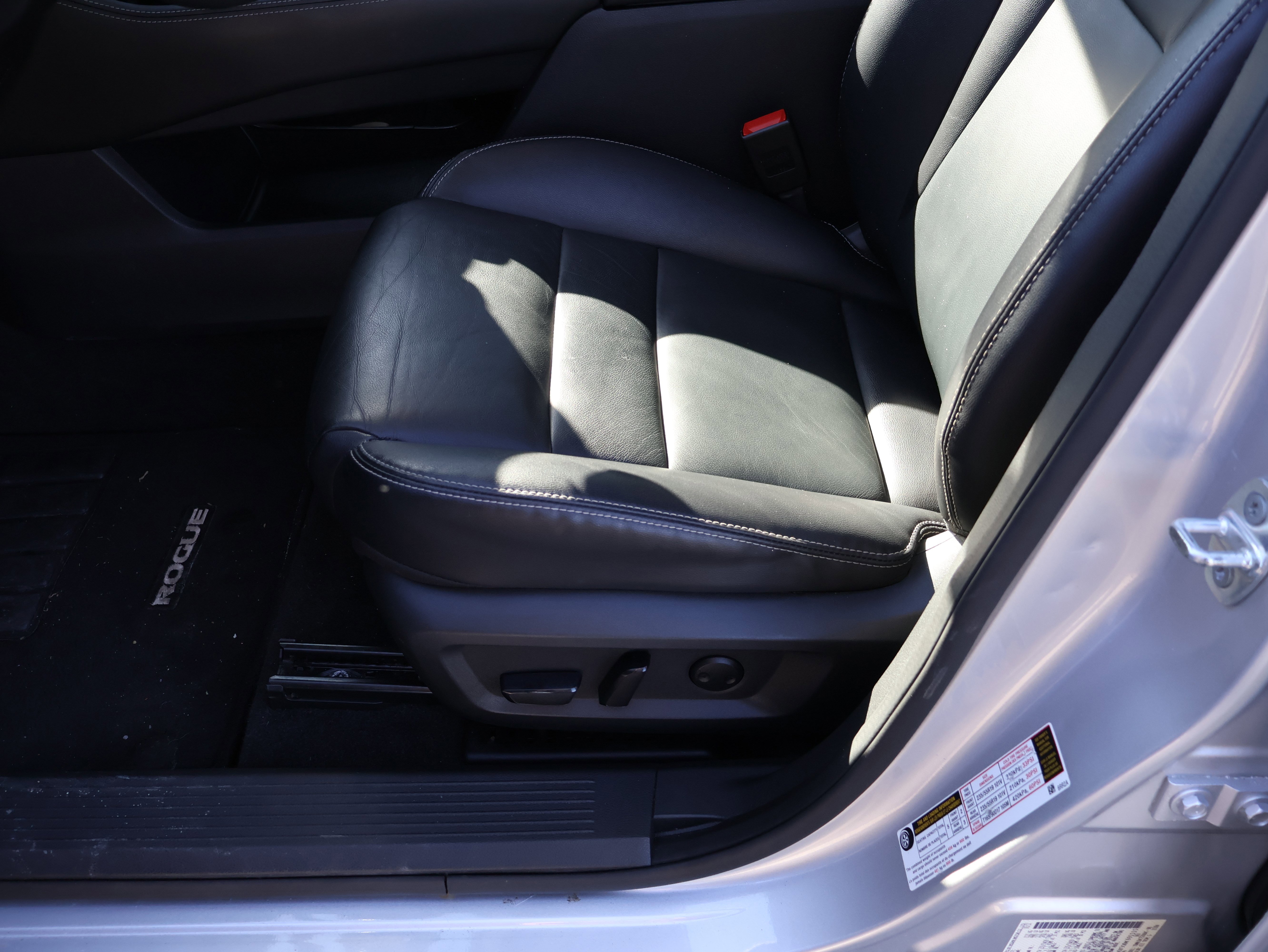 Used 2022 Nissan Rogue SL image 42