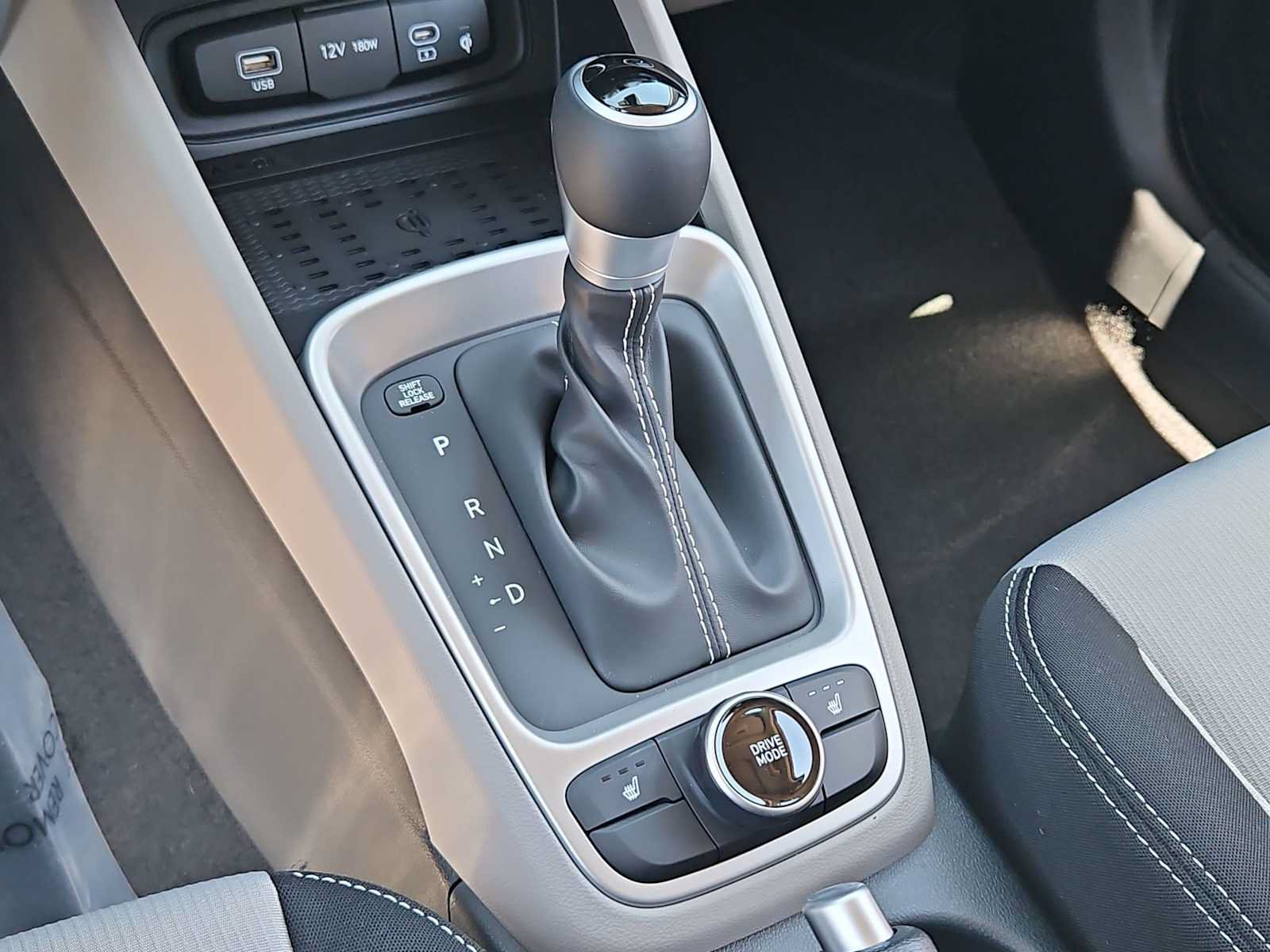 Certified 2026 Hyundai Venue SEL FWD image 31