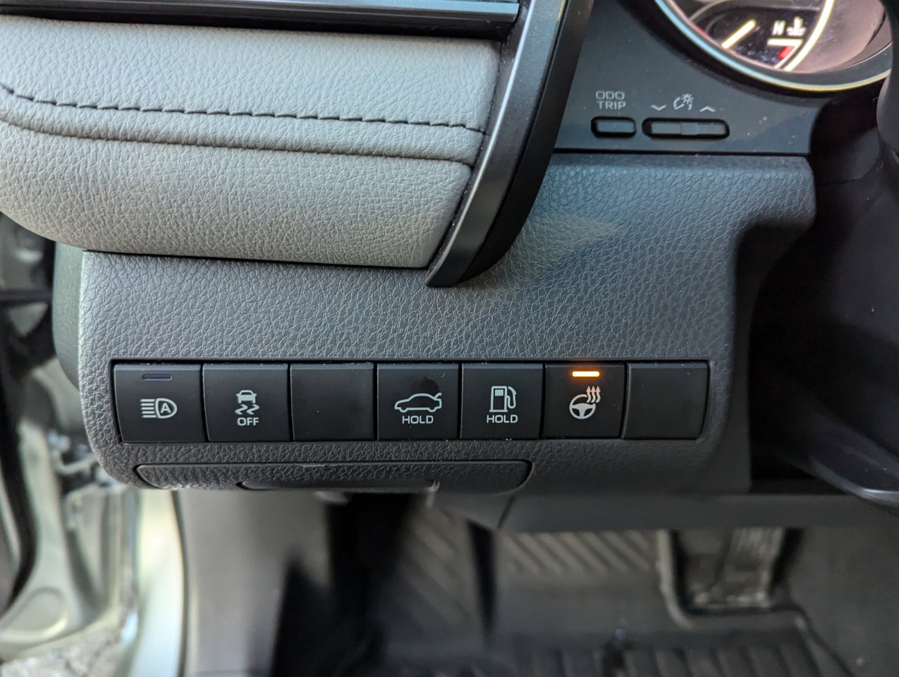 Used 2023 Toyota Camry XLE w/ Cold Weather Package AWD/4WD image 14