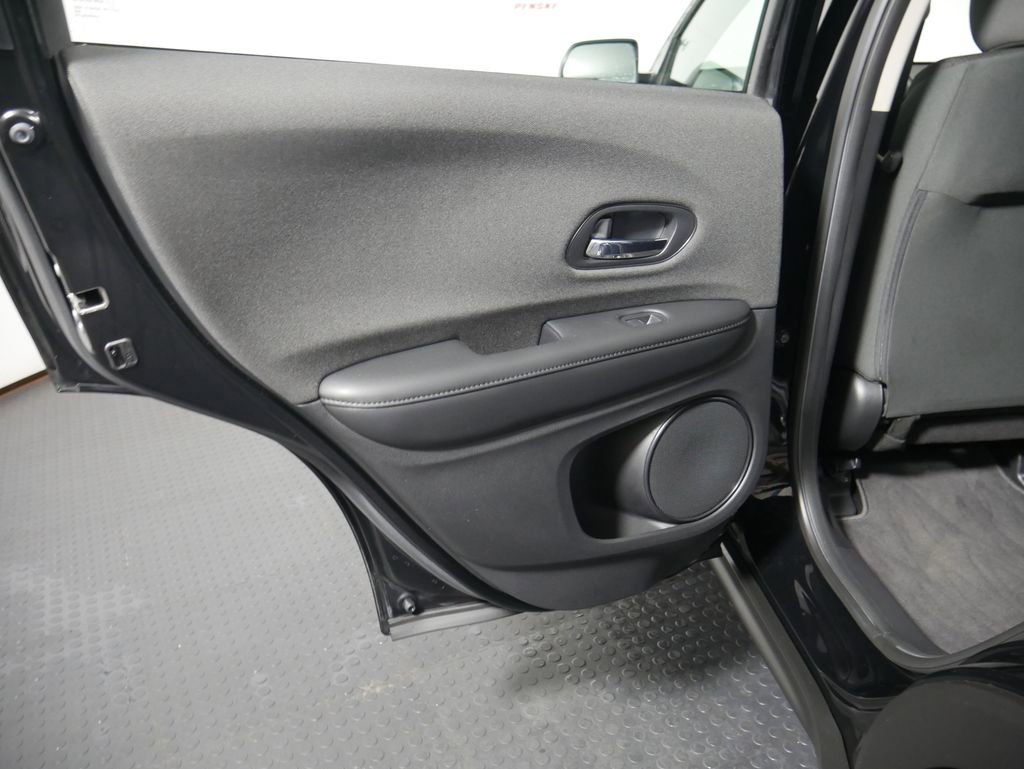 Used 2019 Honda HR-V LX image 12