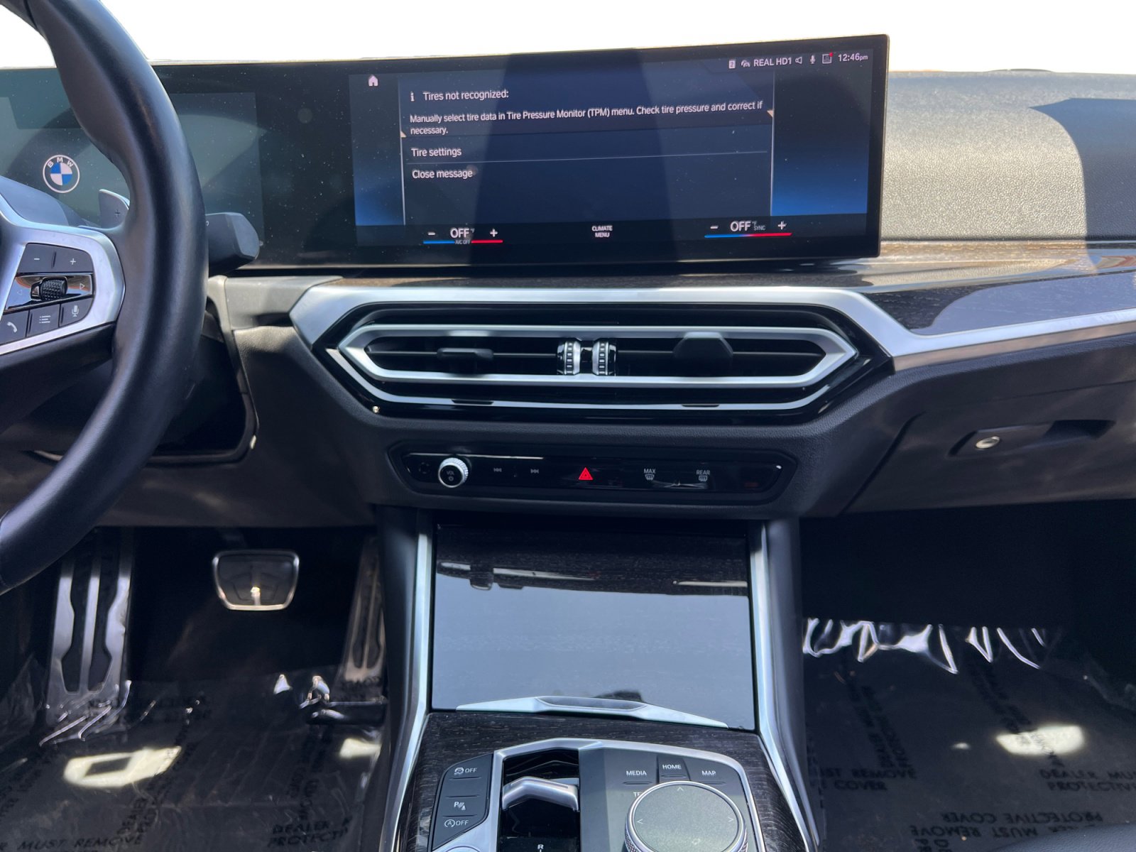 Used 2023 BMW 330i Sedan w/ M Sport Package RWD image 11