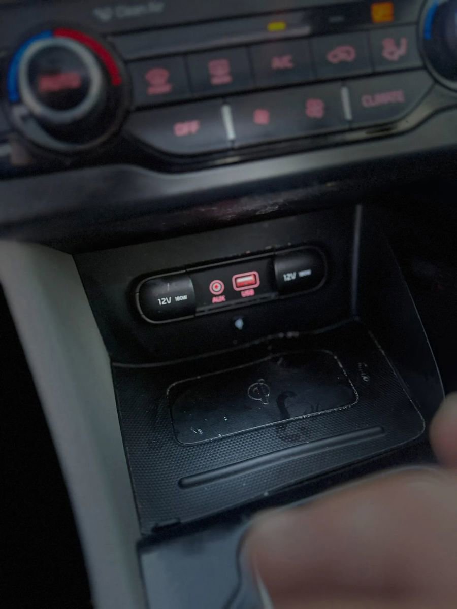 Used 2018 Kia Niro Touring image 25