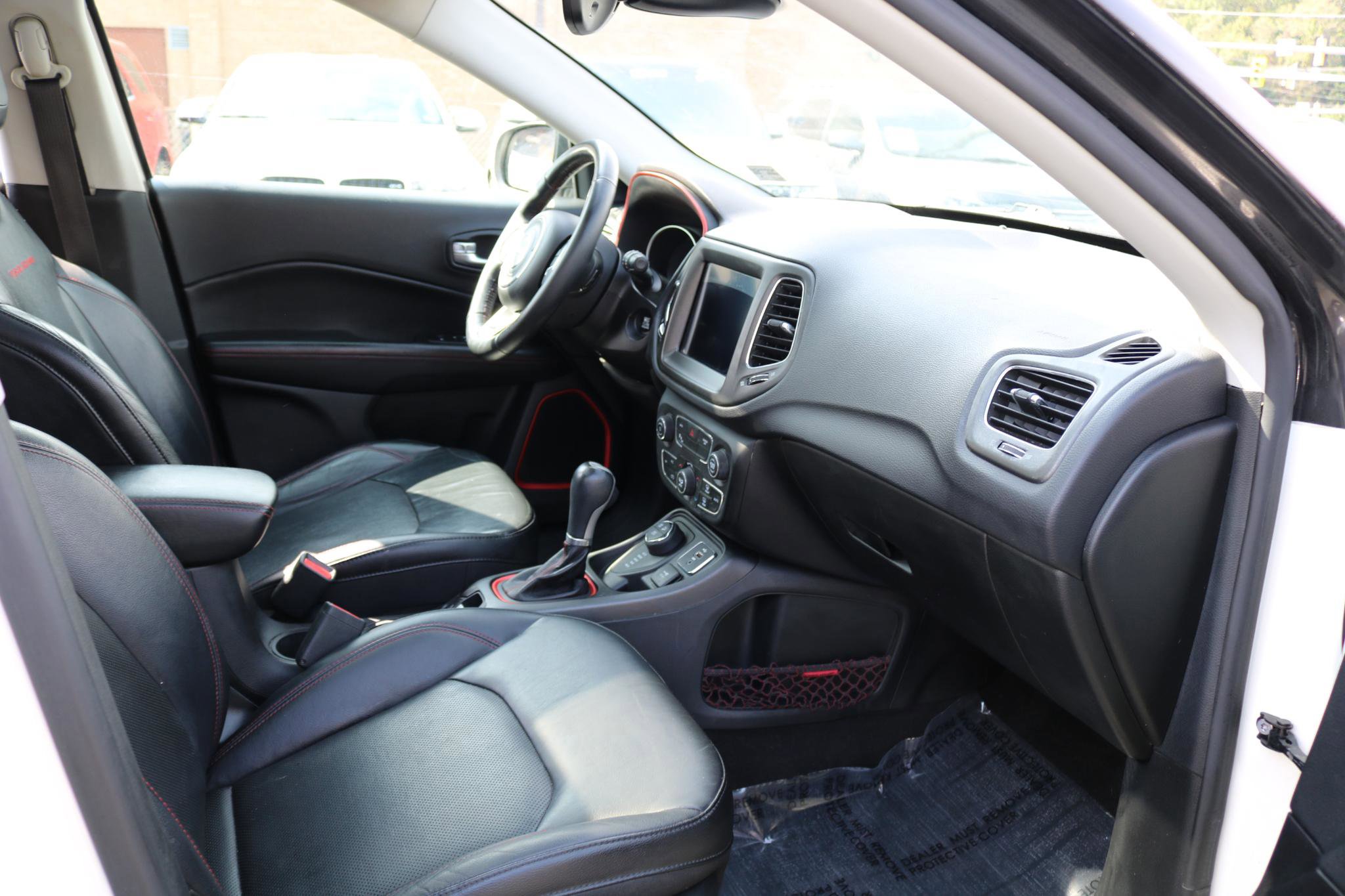 Used 2017 Jeep Compass Trailhawk w/ Leather Interior Group AWD/4WD image 41