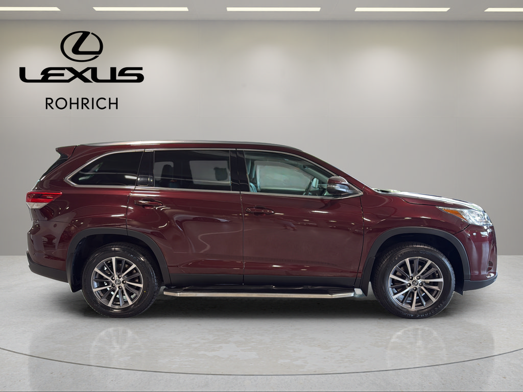 Used 2019 Toyota Highlander XLE AWD/4WD image 5