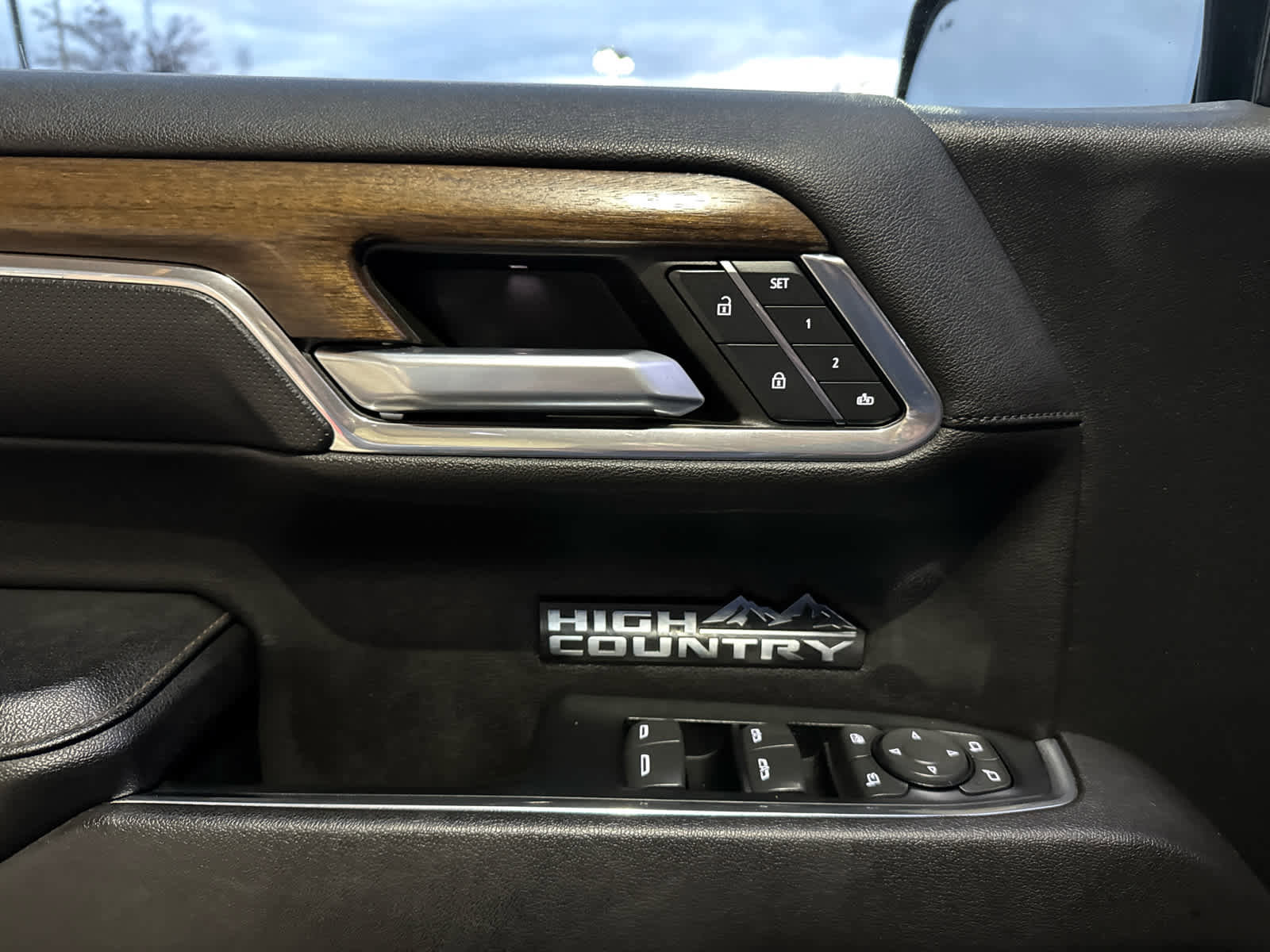 Certified 2023 Chevrolet Silverado 1500 High Country w/ Technology Package image 19