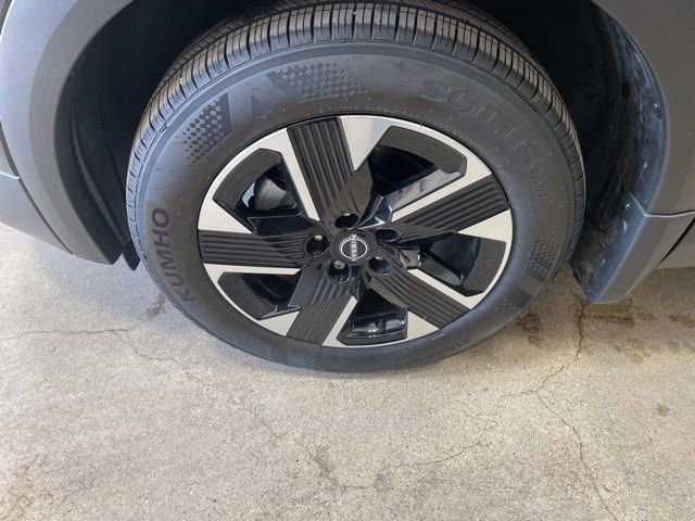 Certified 2025 Nissan Kicks SV w/ SV Premium Package image 35