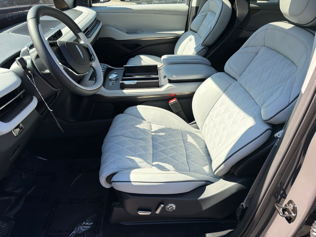 New 2027 Lincoln Navigator L Black Label AWD/4WD image 9