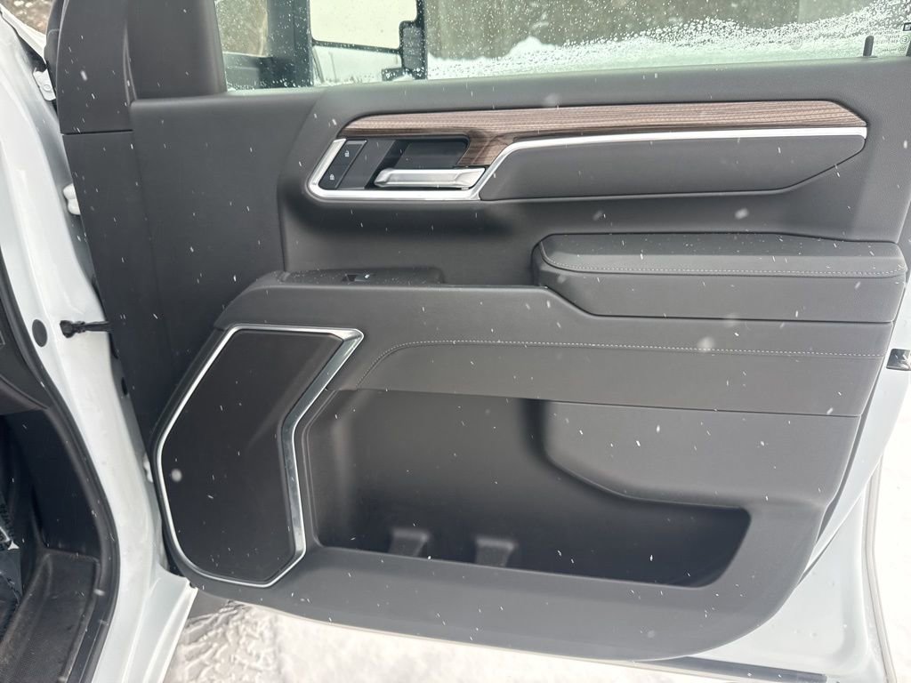 Used 2025 Chevrolet Silverado 3500 LT image 22