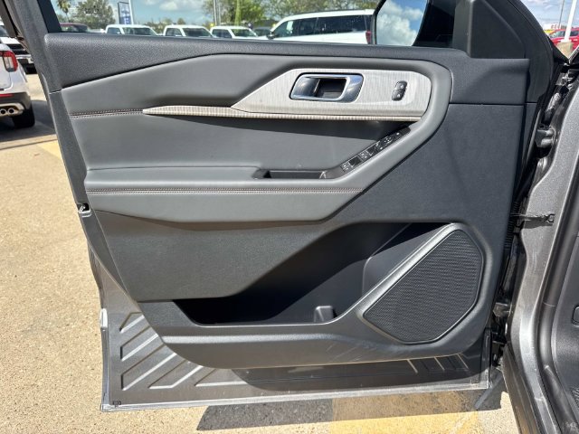 New 2026 Ford Explorer Active RWD image 21