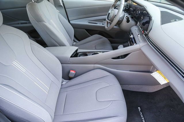 New 2025 Hyundai Elantra SEL FWD image 18