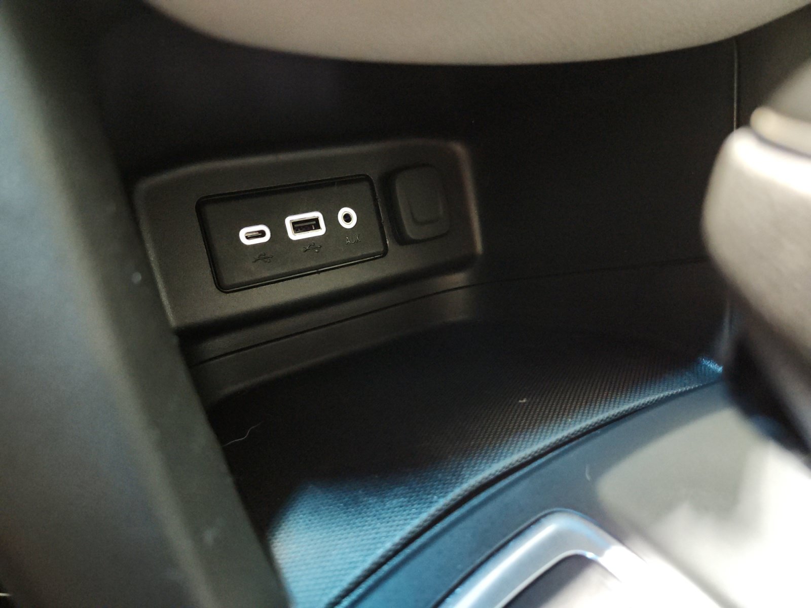 Used 2020 Chevrolet Equinox LS AWD/4WD image 18