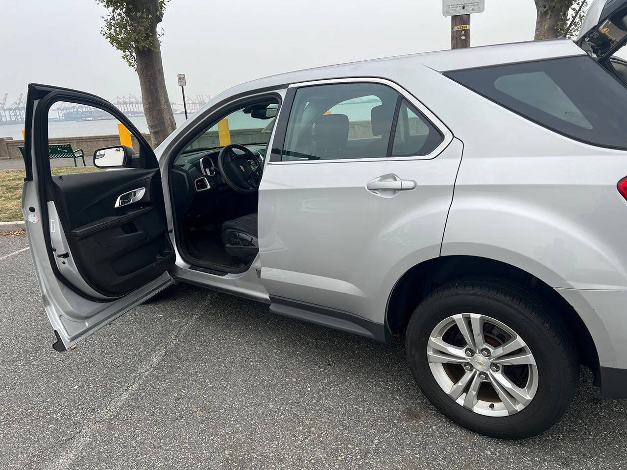Used 2013 Chevrolet Equinox LS FWD image 12