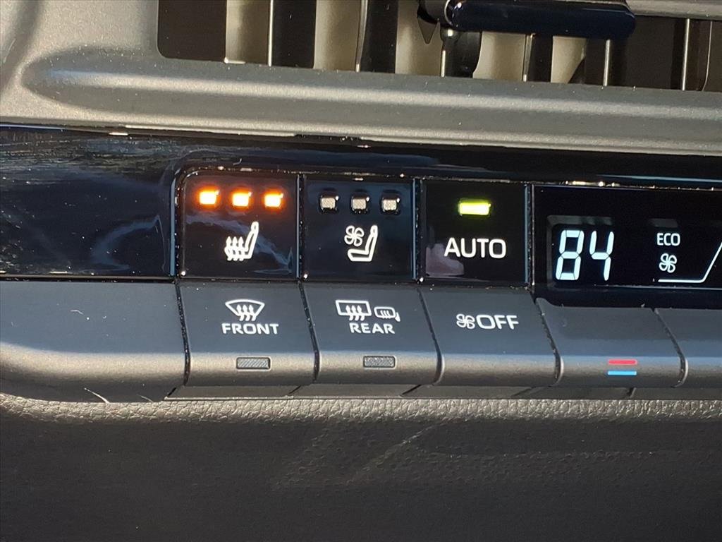 Used 2025 Toyota Crown Signia image 17