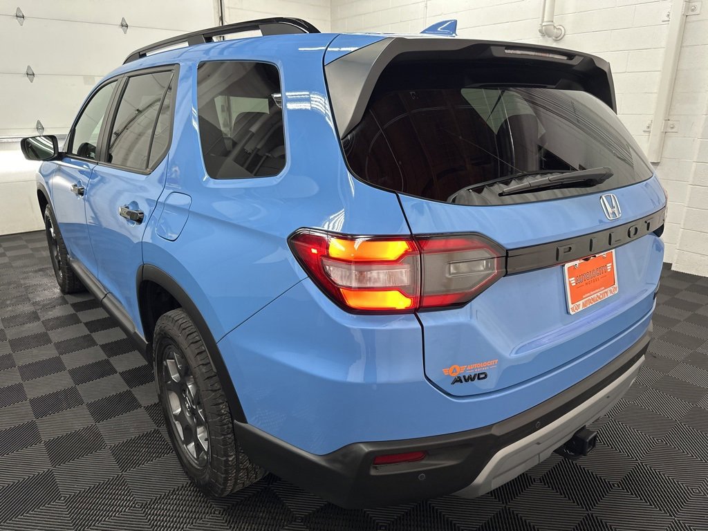 Used 2024 Honda Pilot TrailSport image 8