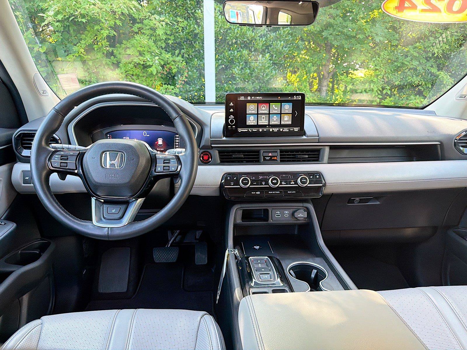 Used 2024 Honda Pilot Elite image 21